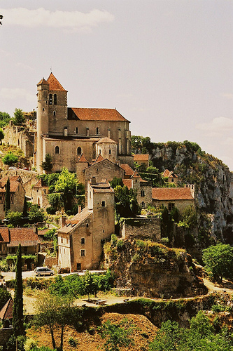 Saint-Cirq-Lapopie travel guide